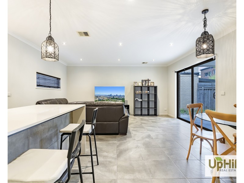 37 Kosciuszko Circuit, Clyde VIC 3978