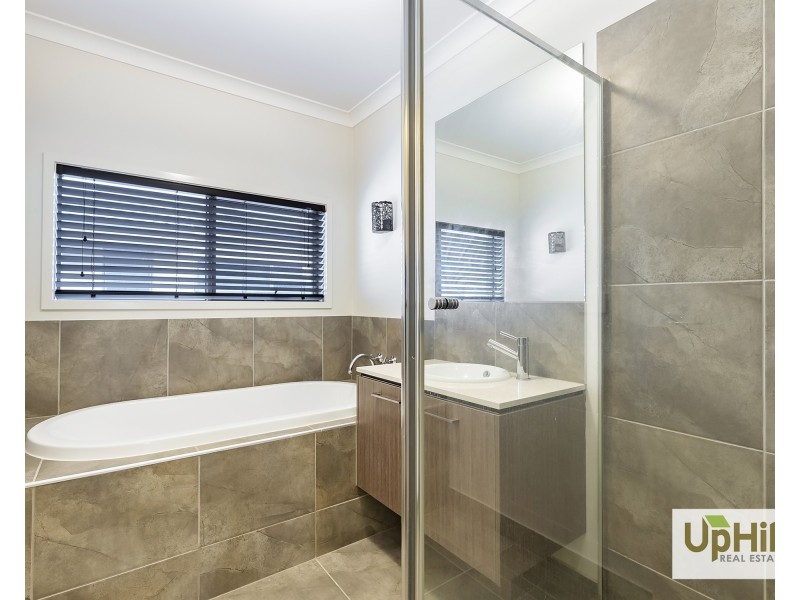 37 Kosciuszko Circuit, Clyde VIC 3978