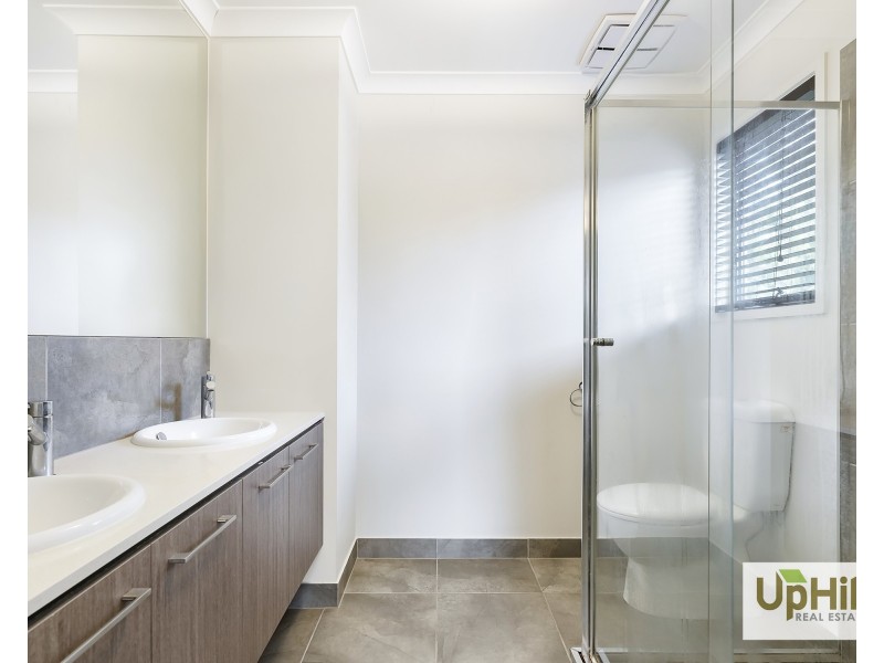 37 Kosciuszko Circuit, Clyde VIC 3978