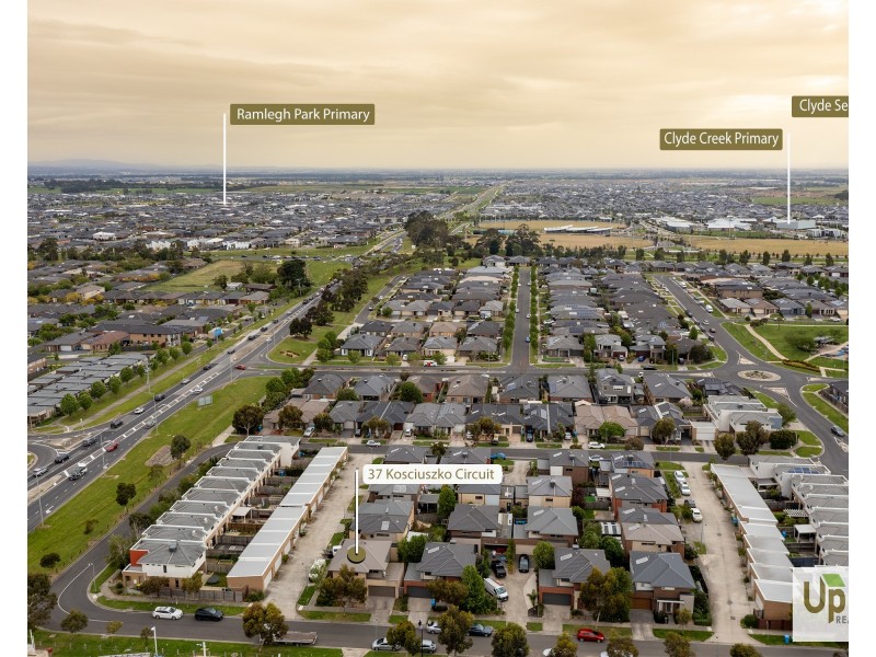 37 Kosciuszko Circuit, Clyde VIC 3978