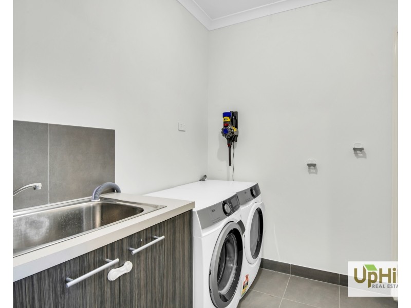111 Yaralla Circuit, Clyde VIC 3978
