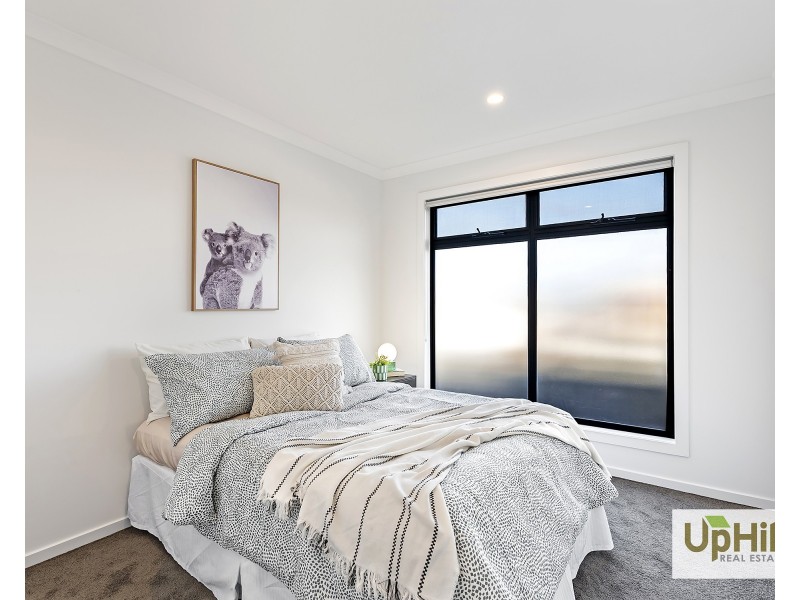 5  Seve Walk, Clyde North VIC 3978