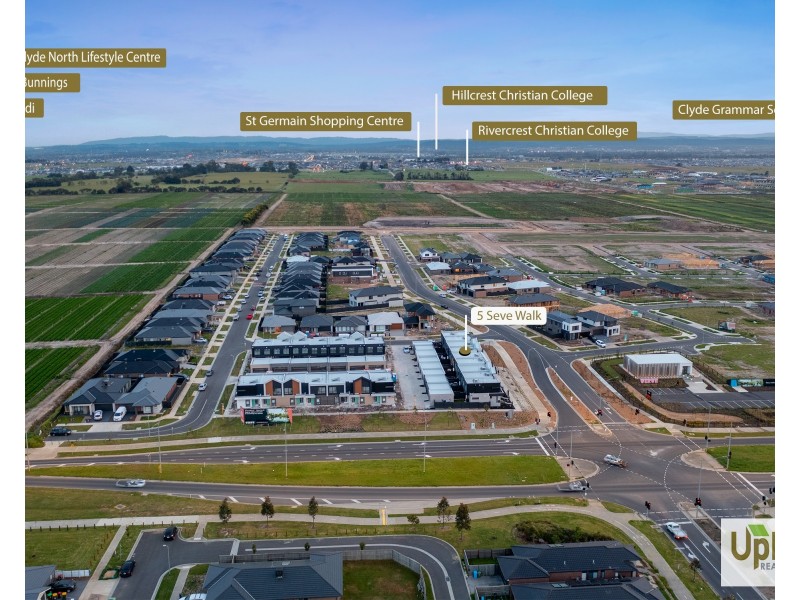 5  Seve Walk, Clyde North VIC 3978