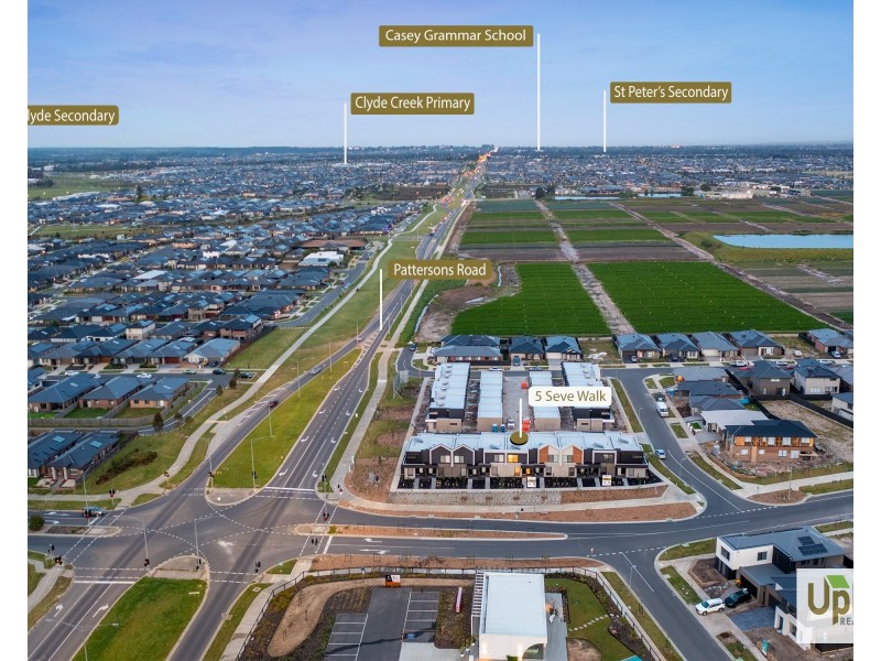 5  Seve Walk, Clyde North VIC 3978