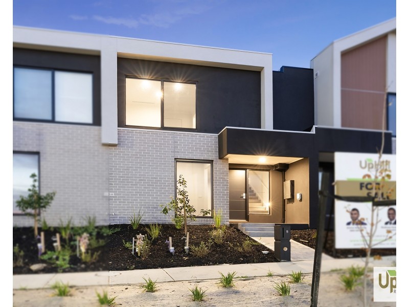 5  Seve Walk, Clyde North VIC 3978