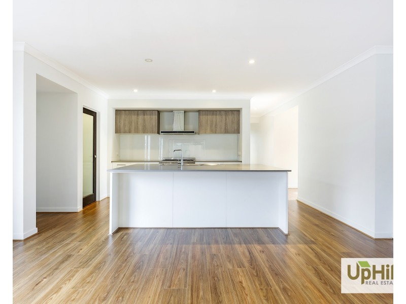 18 Applejack boulevard, Clyde VIC 3978