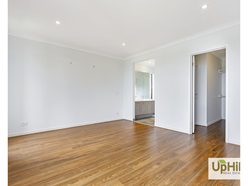 18 Applejack boulevard, Clyde VIC 3978