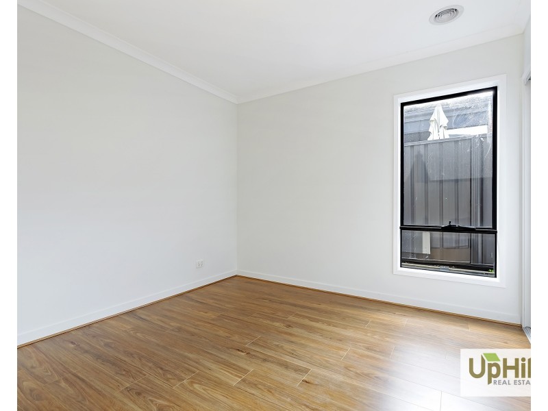 18 Applejack boulevard, Clyde VIC 3978