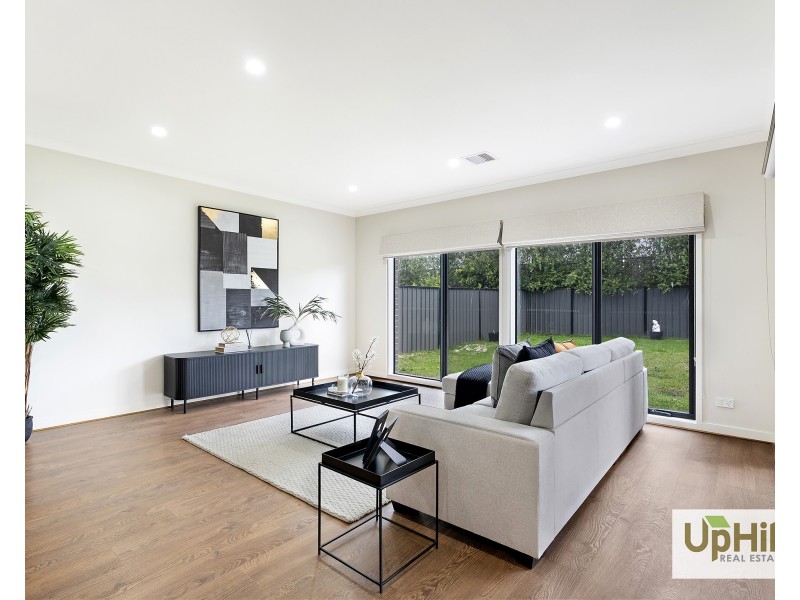 3 Cheval Place, Clyde North VIC 3978