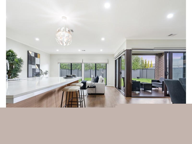 3 Cheval Place, Clyde North VIC 3978