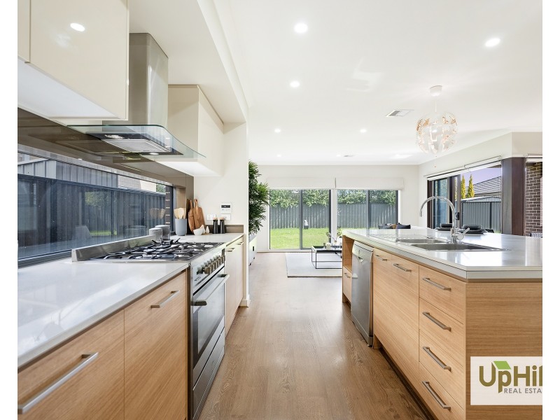 3 Cheval Place, Clyde North VIC 3978