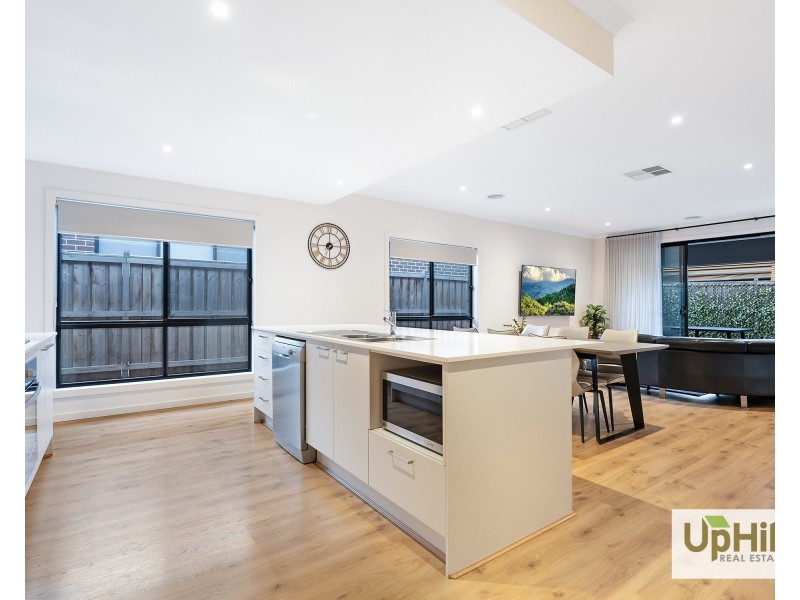 26 Blackhazel Crescent, Clyde North VIC 3978