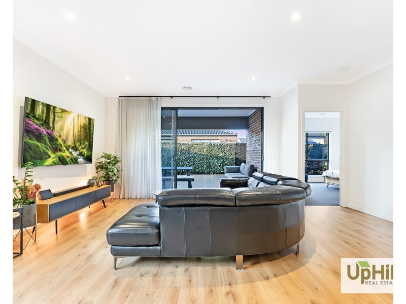 26 Blackhazel Crescent, Clyde North VIC 3978