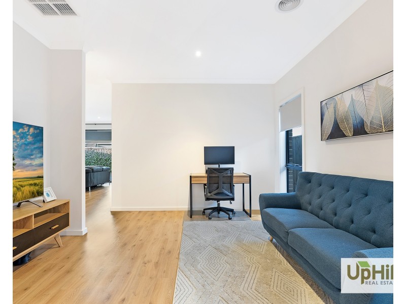 26 Blackhazel Crescent, Clyde North VIC 3978