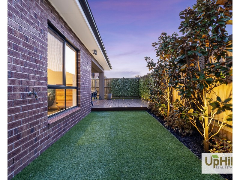 26 Blackhazel Crescent, Clyde North VIC 3978