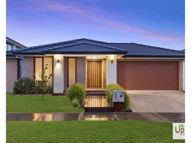 43 Bernardins Street, Clyde North VIC 3978