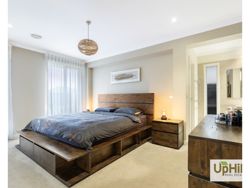 43 Bernardins Street, Clyde North VIC 3978