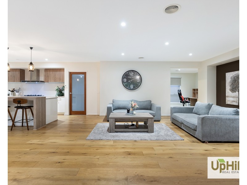 43 Bernardins Street, Clyde North VIC 3978