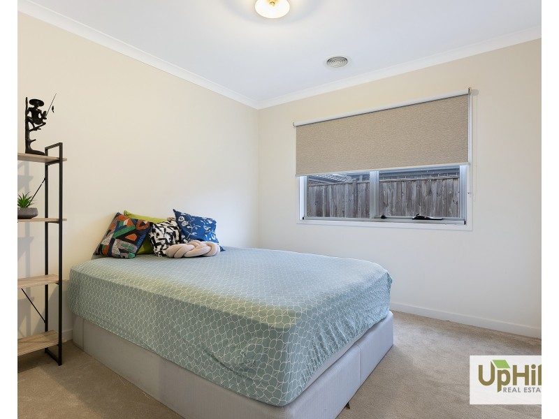 43 Bernardins Street, Clyde North VIC 3978