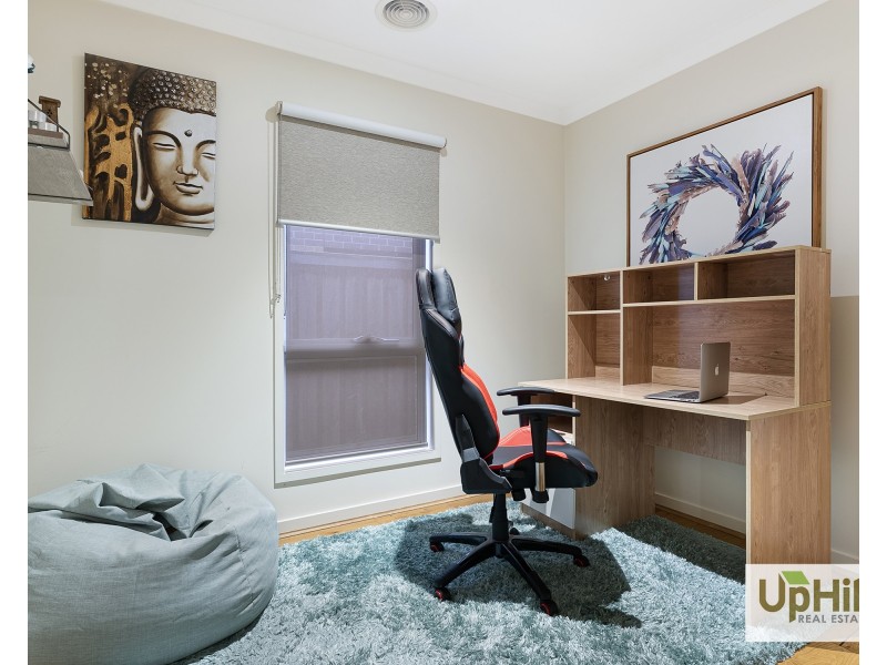 43 Bernardins Street, Clyde North VIC 3978