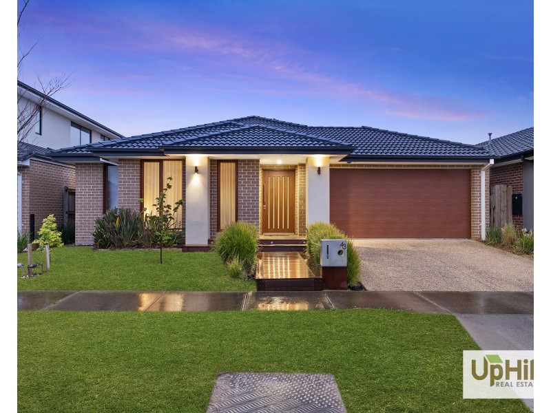 43 Bernardins Street, Clyde North VIC 3978