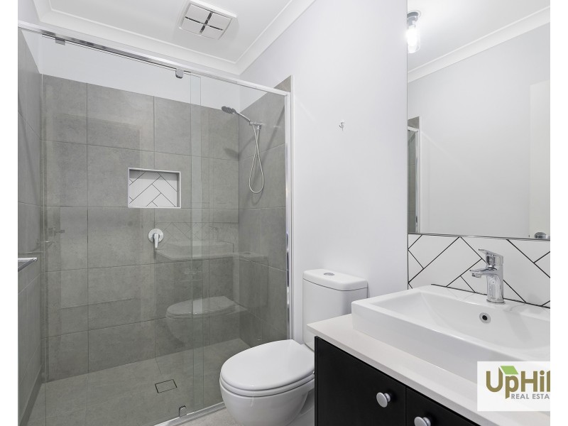 10 Bronnie Street, Clyde North VIC 3978