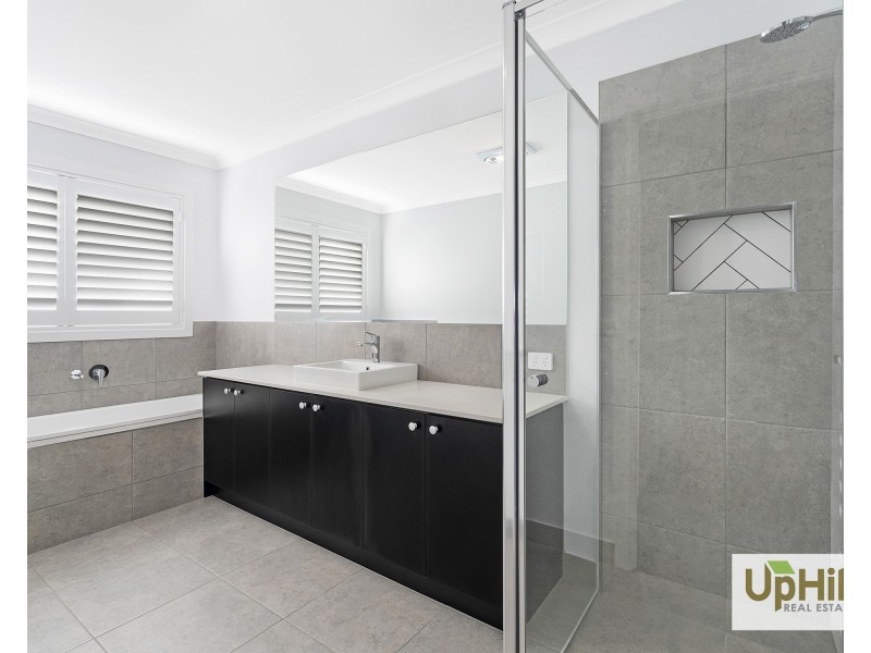 10 Bronnie Street, Clyde North VIC 3978