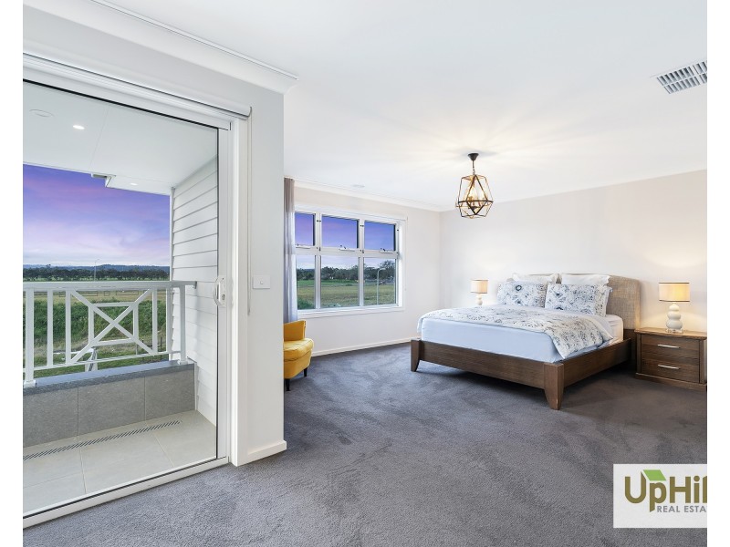 10 Bronnie Street, Clyde North VIC 3978