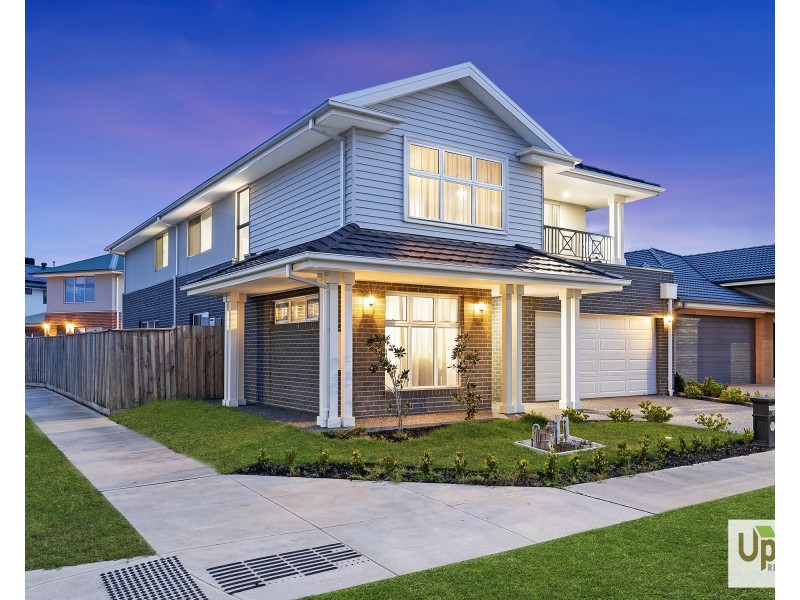 10 Bronnie Street, Clyde North VIC 3978