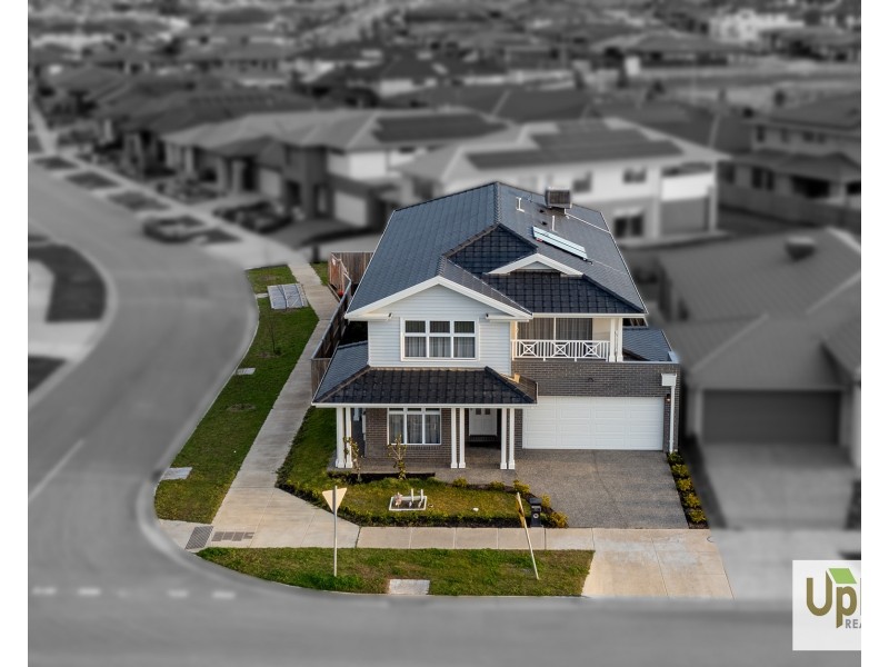 10 Bronnie Street, Clyde North VIC 3978