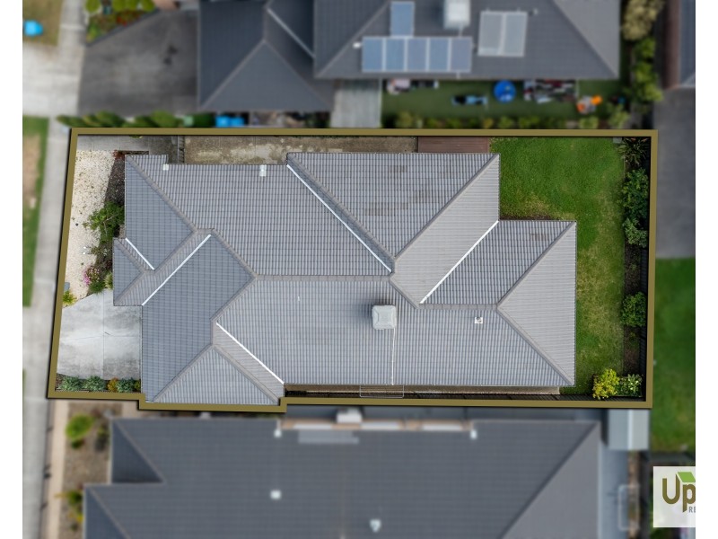 17 Kilmarnock Way, Clyde North VIC 3978