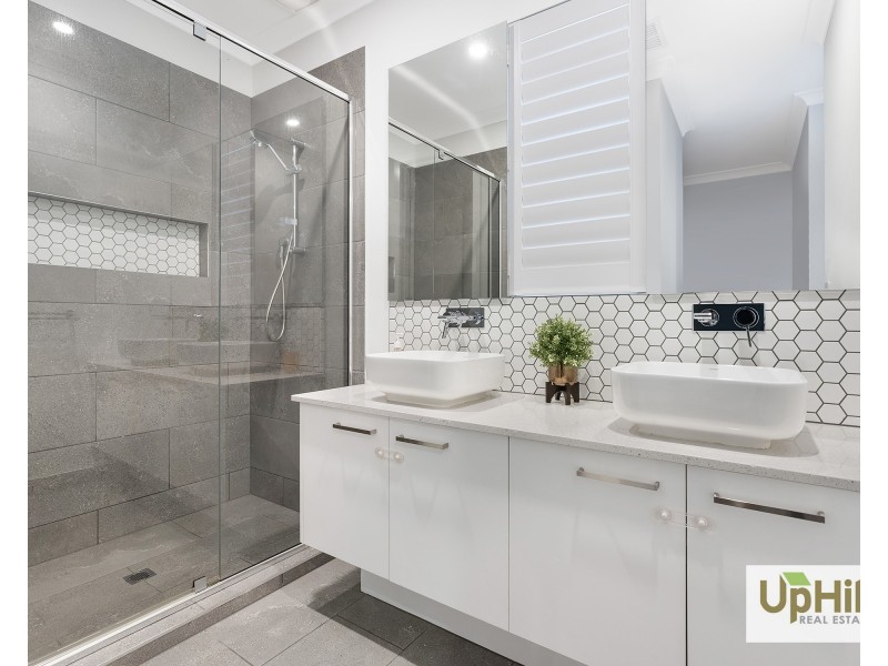 62 Ceduna Road, Clyde North VIC 3978