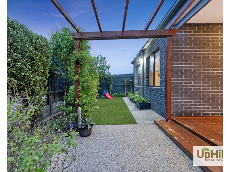 62 Ceduna Road, Clyde North VIC 3978