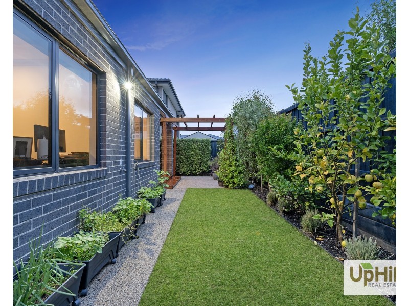 62 Ceduna Road, Clyde North VIC 3978