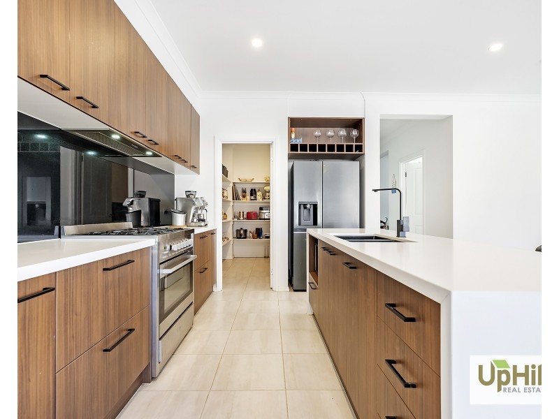 6 Lensing Street, Clyde North VIC 3978