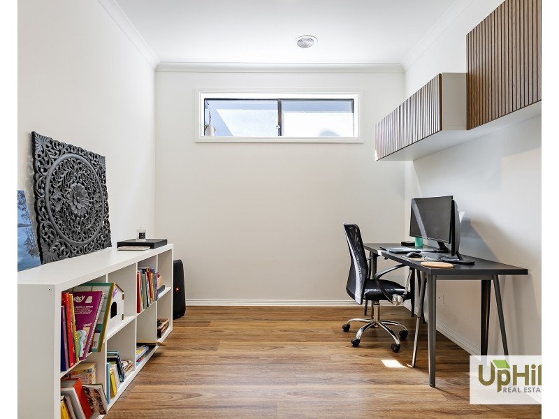 6 Lensing Street, Clyde North VIC 3978