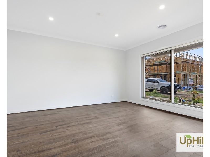 22 Bronze Leaf Walk, Narre Warren South VIC 3805