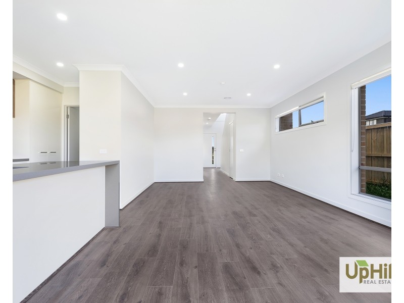 22 Bronze Leaf Walk, Narre Warren South VIC 3805