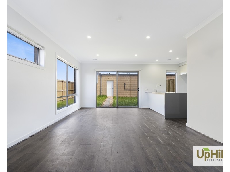 22 Bronze Leaf Walk, Narre Warren South VIC 3805