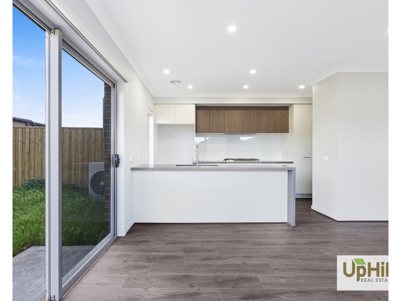 22 Bronze Leaf Walk, Narre Warren South VIC 3805