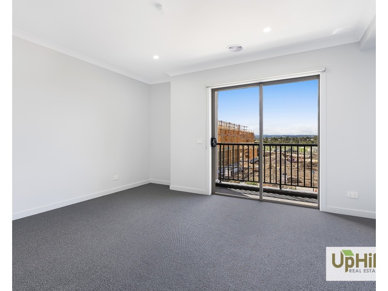 22 Bronze Leaf Walk, Narre Warren South VIC 3805