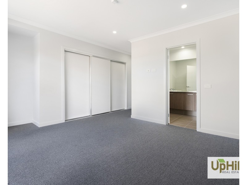 22 Bronze Leaf Walk, Narre Warren South VIC 3805
