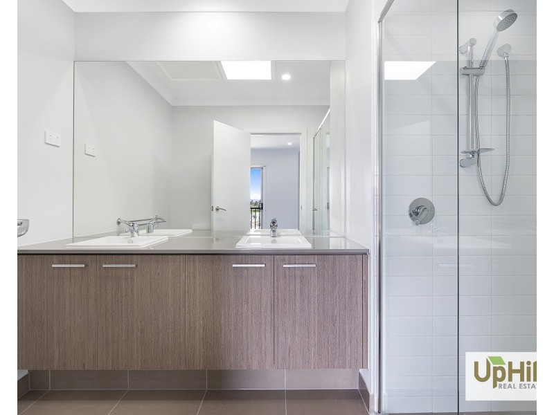 22 Bronze Leaf Walk, Narre Warren South VIC 3805