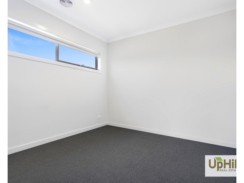 22 Bronze Leaf Walk, Narre Warren South VIC 3805