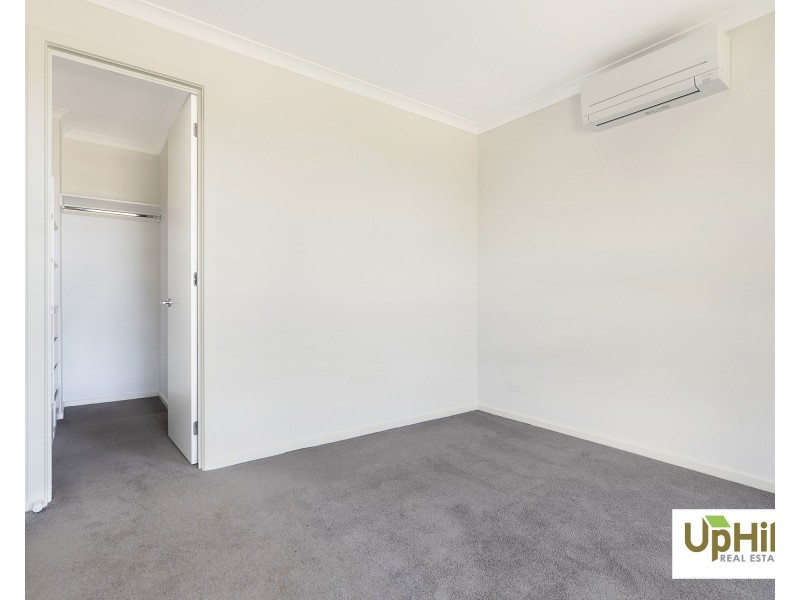 27 Carnelian Circuit, Clyde North VIC 3978