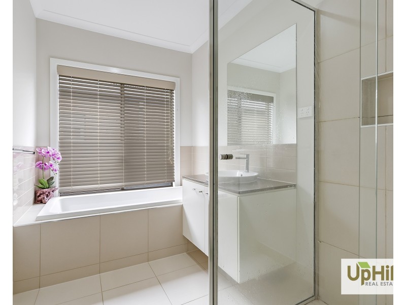 31 Goldsborough Drive, Officer VIC 3809