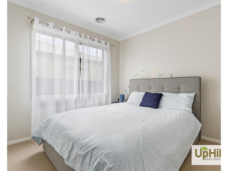 31 Goldsborough Drive, Officer VIC 3809