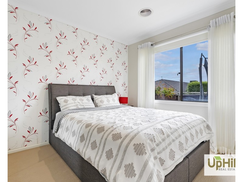 31 Goldsborough Drive, Officer VIC 3809