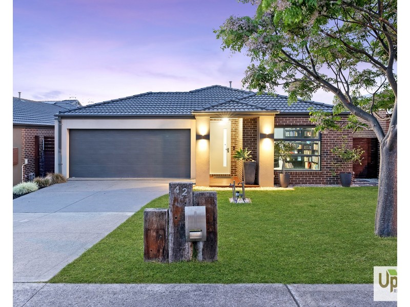 42 Macumba Drive, Clyde North VIC 3978