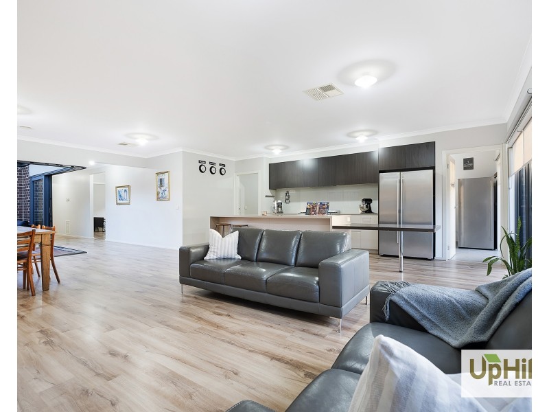 42 Macumba Drive, Clyde North VIC 3978